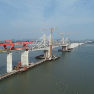 广东省最长跨海铁路特大桥具备架梁条件